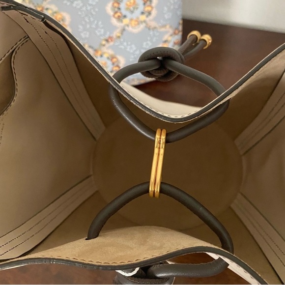 Authentic TORY BURCH CALF leather drawstrings bucket bag - Picture 16 of 16